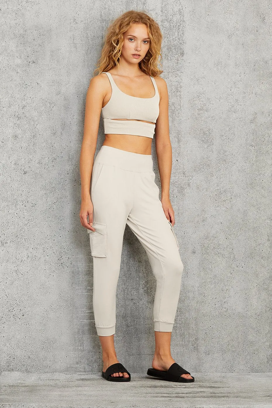 7/8 High-Waist Cargo Sweatpant