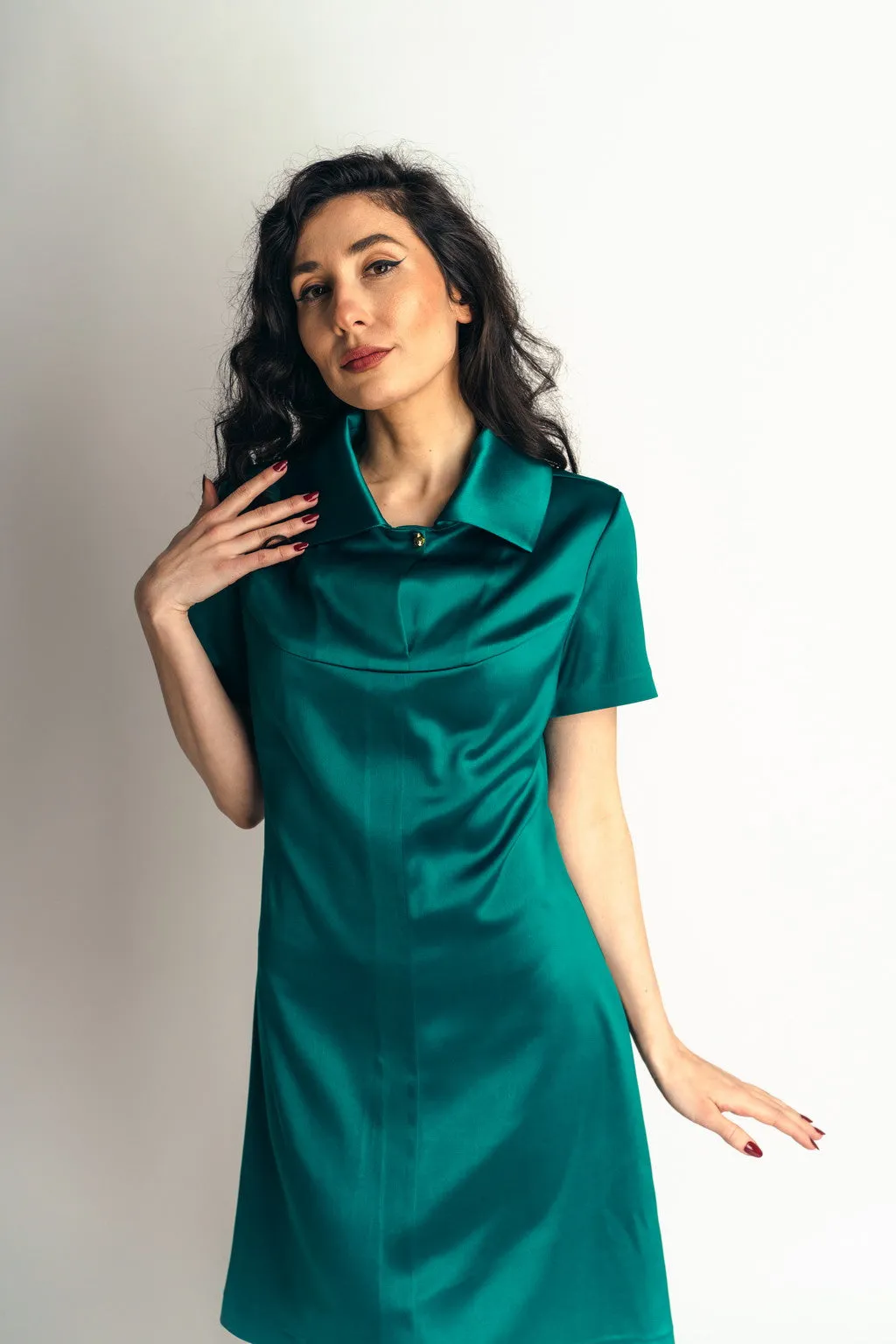 “Maggie“ Shirt Collar Dress In Emerald Satin