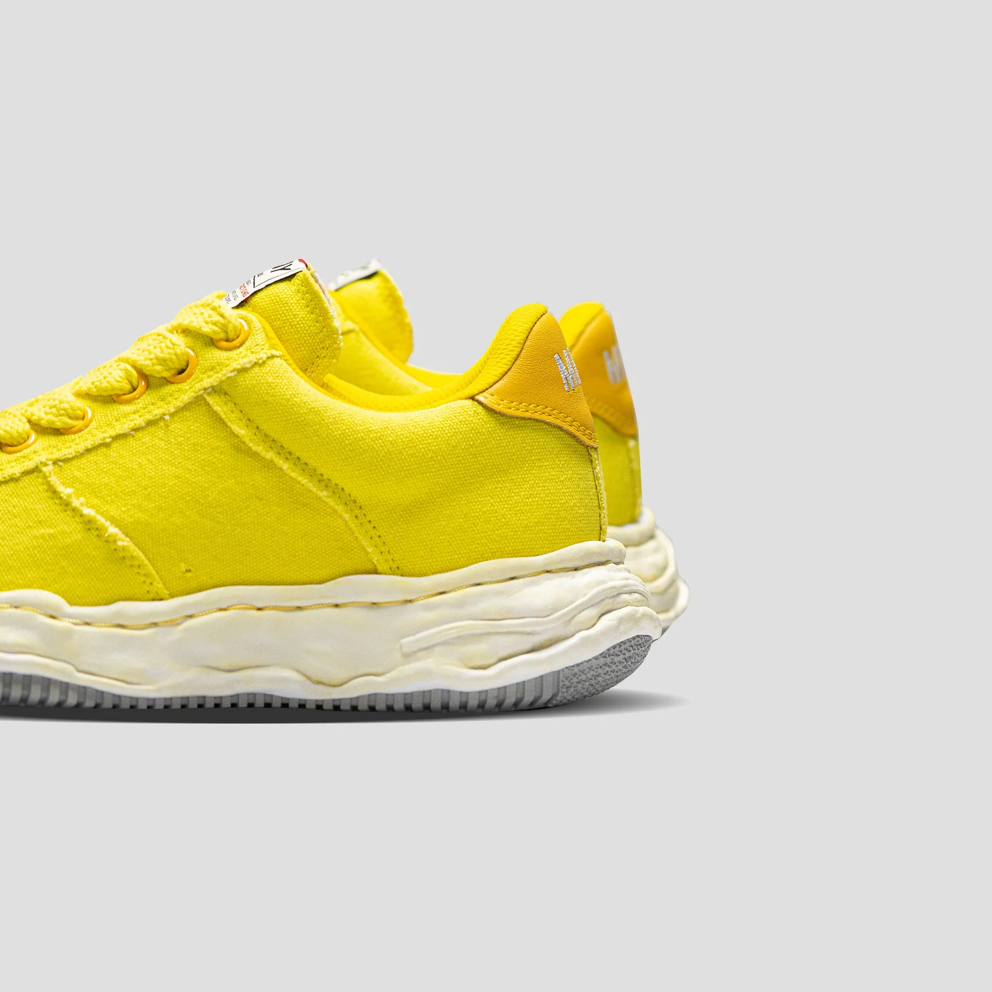 WAYNE LOW TOP CANVAS SNEAKER - YELLOW